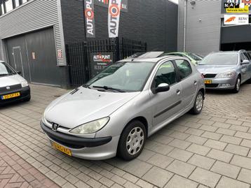 Peugeot 206 1.4 X-Design Schuifdak Trekhaak NAP APK beschikbaar voor biedingen
