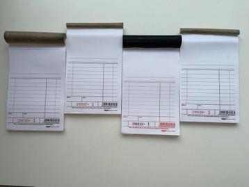Kassablok met carbonpapier 4x beschikbaar voor biedingen