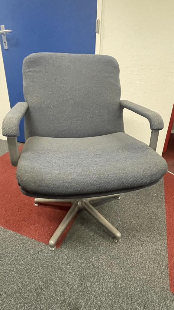 6 x Artifort huiskamerstoelen met draaipoot, prijs per stoel, Huis en Inrichting, Bureaustoelen, Gebruikt, Grijs, Ergonomisch