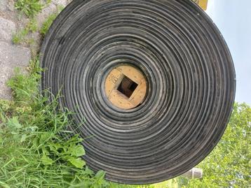Partij rubber matten / rollen rubber , koematras beschikbaar voor biedingen