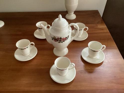 Edme Wedgwood Briar Rose koffiepot met 5 kopjes met schotel, Antiek en Kunst, Antiek | Servies los, Ophalen of Verzenden