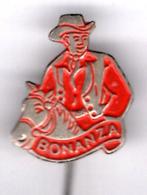 Bonanza Ben rood op koper TV/stripfiguur speldje ( R_064 ), Verzamelen, Speldjes, Pins en Buttons, Verzenden, Zo goed als nieuw