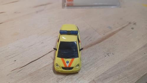 Busch ambulance broeder de vries  mercedes, Hobby en Vrije tijd, Modelauto's | 1:87, Zo goed als nieuw, Auto, Overige merken, Ophalen of Verzenden