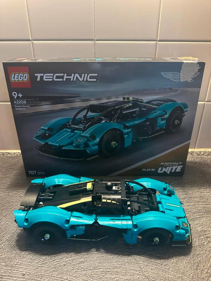 Lego Technic Aston Martin Valkyrie, Kinderen en Baby's, Speelgoed | Duplo en Lego, Zo goed als nieuw, Lego, Complete set, Ophalen of Verzenden