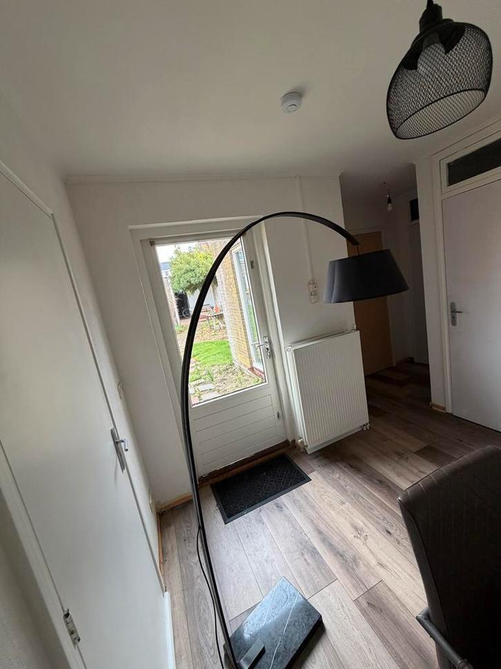 Moderne booglamp, vloerlamp van Loods 5, Huis en Inrichting, Lampen | Vloerlampen, Zo goed als nieuw, 150 tot 200 cm, Metaal, Ophalen