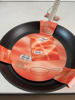 Pan / braadpan 28 cm, Huis en Inrichting, Keuken | Potten en Pannen, Nieuw, Ophalen of Verzenden, Koekenpan of Braadpan, Gietijzer