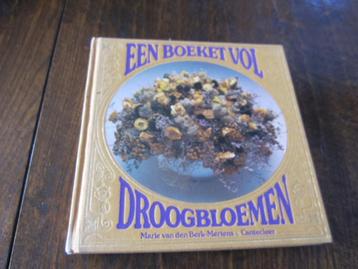 Een boeket vol droogbloemen - Marie van den Berk - Mertens 