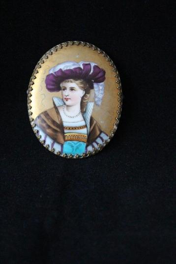 Antieke KPM Berlin porselein grote portret broche c 1860 beschikbaar voor biedingen