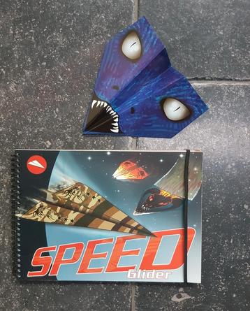 Speed Glider Creative boek, papieren vliegtuigjes maken beschikbaar voor biedingen
