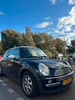 Mini 1.6 16V Cooper 2004 Zwart, Auto's, Voorwielaandrijving, 15 km/l, Zwart, 4 cilinders