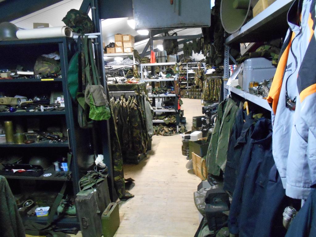 Leger spullen verkoop legerdump, Ophalen of Verzenden, Landmacht, Nederland, Embleem of Badge