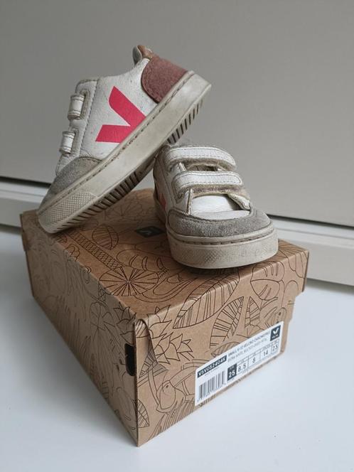 Veja klittenband sneakertjes maat 25 wit, Kinderen en Baby's, Kinderkleding | Schoenen en Sokken, Gebruikt, Schoenen, Jongen of Meisje