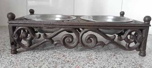 GIETIJZEREN STANDER MET 2 RVS VOERBAKJES, Dieren en Toebehoren, Honden-accessoires, Nieuw, Ophalen
