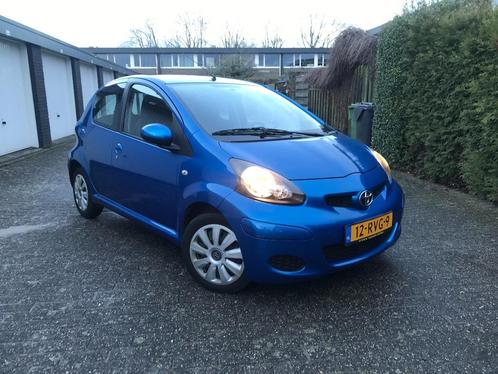 Toyota Aygo 1.0 12V Vvt-i 5DRS MMT 2011 Blauw, Auto's, Toyota, Particulier, Aygo, ABS, Achteruitrijcamera, Airbags, Airconditioning