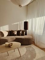 Taupe Bank - Aesthetisch Design, Huis en Inrichting, Banken | Bankstellen, Ophalen, Aesthetisch, Driepersoons, 75 tot 100 cm