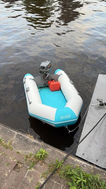 Rubberen bootje set beschikbaar voor biedingen