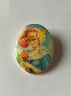 Vintage Camee Broche met Dame, Sieraden, Tassen en Uiterlijk, Broches, Overige materialen, Gebruikt, Overige kleuren, Minder dan 4 cm