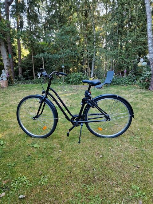 Lichtgewicht dames fiets Elops Decathlon met Axa defender, Fietsen en Brommers, Fietsen | Dames | Damesfietsen, Zo goed als nieuw