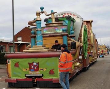 Zelfrijdende Carnavalswagen Thema Malen beschikbaar voor biedingen