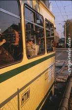 h1085: dia van HTM PCC 1233, Loosduinseweg, ca. 1980, Verzamelen, Ophalen of Verzenden, Gebruikt, Tram, Overige typen