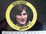 sticker Ricky Gordon Joepie logo, Verzamelen, Verzenden, Zo goed als nieuw, Film, Tv of Omroep