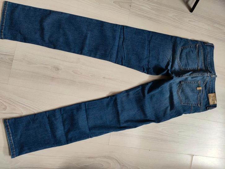 Prachtige Liu-Jo bottom up jeans maat 28., Kleding | Dames, Spijkerbroeken en Jeans, Zo goed als nieuw, W28 - W29 (confectie 36)