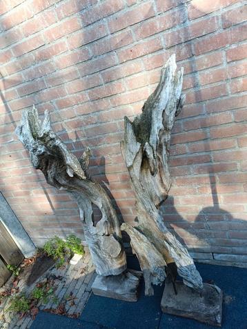 Drijfhout pilaren voor decoratie beschikbaar voor biedingen