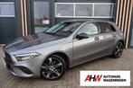 Mercedes-Benz A-Klasse A 180 136pk 7G-DCT 2023 Grijs, Auto's, 136 pk, 4 cilinders, Bedrijf, Hybride Elektrisch/Benzine