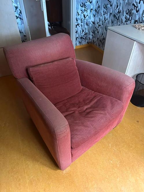 Heerlijke luie stoel rib terracotta lintelo, Huis en Inrichting, Banken | Sofa's en Chaises Longues, Zo goed als nieuw, Eenpersoons