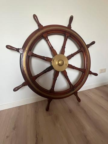 Antiek Scheepswiel beschikbaar voor biedingen