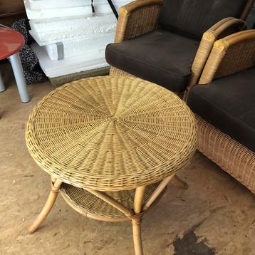 Rieten Tuinstoelen met Tafeltje beschikbaar voor biedingen