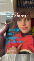 Sophie van der Stap - Meisje met negen pruiken, Ophalen of Verzenden, Gelezen, Sophie van der Stap, Nederland