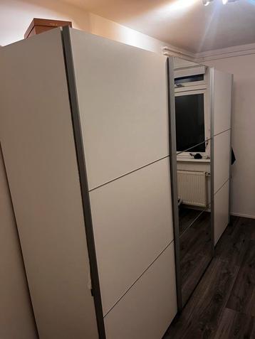 Kledingkast schuifdeuren 300 x 215 x 60 beschikbaar voor biedingen