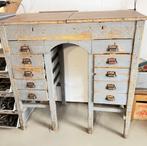 Industrieel bureau , werktafel, lessenaar, vintage tafel, Ophalen