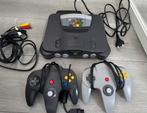 Nintendo 64 met twee controllers en vier games, Spelcomputers en Games, Spelcomputers | Nintendo 64, Ophalen, Gebruikt, Met 2 controllers