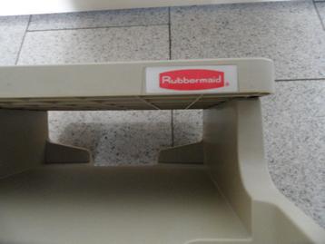 beeldschermverhoger + organizer Rubbermaid beschikbaar voor biedingen