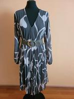 Groene jurk met riem - maat 36-40, Kleding | Dames, Jurken, Ophalen of Verzenden, Zo goed als nieuw, Maat 36 (S), Groen