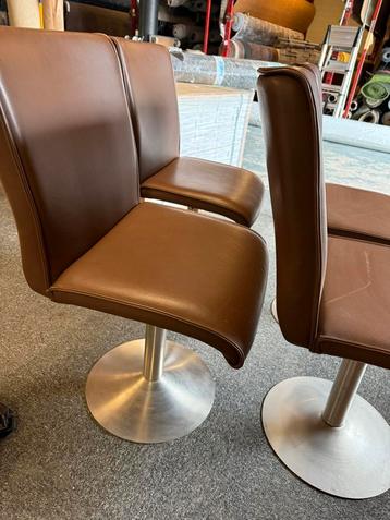 4 retro stoelen beschikbaar voor biedingen
