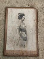 Historische Wilhelmina op karton, Verzamelen, Foto's en Prenten, Ophalen, Voor 1940, Gebruikt