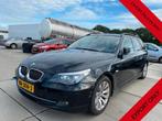 BMW 5-serie 2009 * 520i Corporate Lease Business Line Editio, Auto's, BMW, Automaat, Stof, Zwart, 4 cilinders