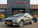 Infiniti Q30 1.6t 115kW Luxe (bj 2016, automaat), Auto's, Infiniti, Automaat, 12 maanden, Gebruikt, Metallic lak