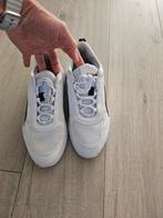 Puma Sneakers - Wit met Zwart - Maat 39, Puma, Wit, Ophalen of Verzenden, Sneakers of Gympen