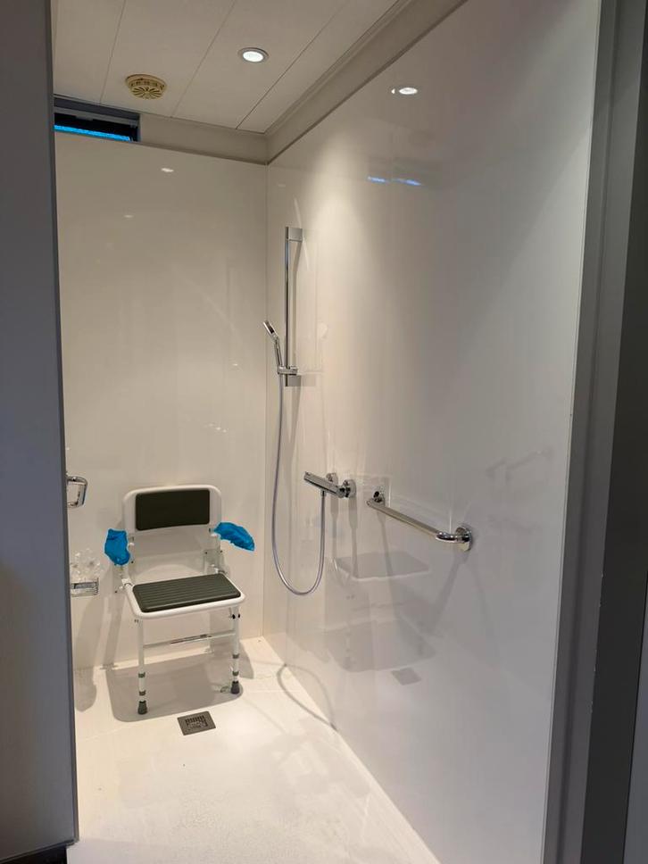 Inloopdouche (seniorendouche), Huis en Inrichting, Badkamer | Complete badkamers, Gebruikt, Met douche, Ophalen