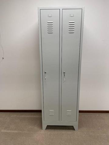 Garderobekast 2 deurs metaal (hang) beschikbaar voor biedingen