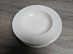 Zes soepborden 'gebroken wit', Ophalen of Verzenden, Zo goed als nieuw, Bord(en), Effen