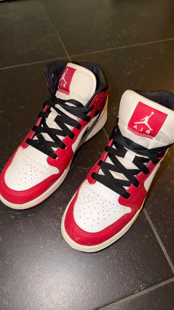 Nike Air Jordan - Maat 38, Kleding | Dames, Schoenen, Ophalen of Verzenden, Rood, Sneakers of Gympen, Zo goed als nieuw