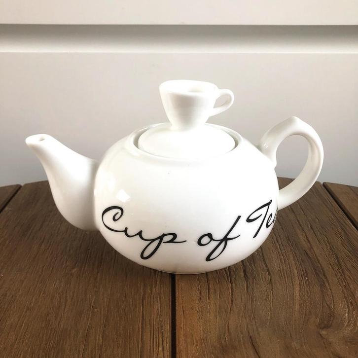 Riviera Maison Theepot cup of tea, Huis en Inrichting, Keuken | Servies, Zo goed als nieuw, Overige typen, Overige stijlen, Ophalen of Verzenden