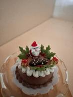 Mini Kersttaart in Stolp - Poppenhuis, Verzamelen, Poppenhuizen en Toebehoren, Ophalen of Verzenden