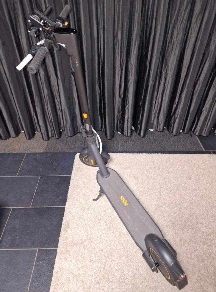 Segway ninebot max g30 E II, Fietsen en Brommers, Steps, Zo goed als nieuw, Elektrische step (E-scooter), Ophalen