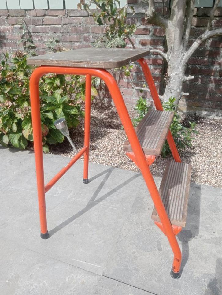 trapje 2/3 treden merk: Brabantia. Vintage/Retro trapje., Doe-het-zelf en Verbouw, Ladders en Trappen, Gebruikt, Trap, Minder dan 2 meter